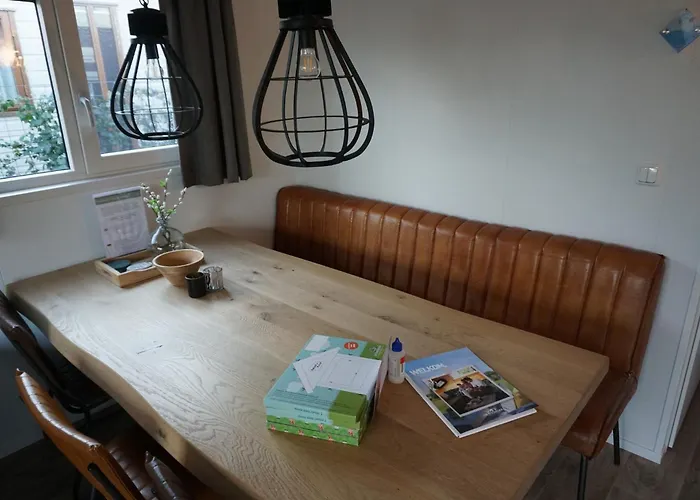 Kamp alanı Veluwelodge Xl With Hot Tub 6 Persons