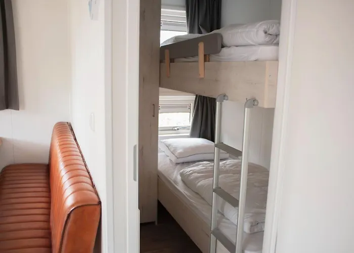 Campsite Veluwelodge Xl With Hot Tub 6 Persons Voorthuizen