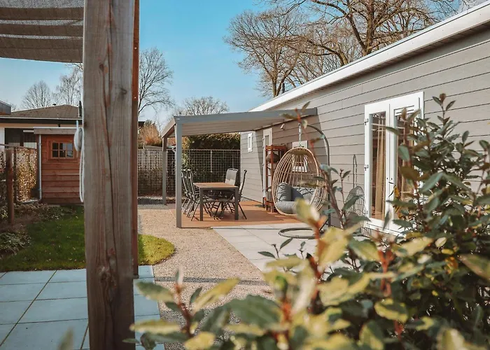 Campsite Veluwelodge Xl With Hot Tub 6 Persons