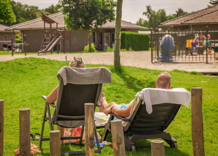 Kamp alanı Veluwelodge Xl With Hot Tub 6 Persons Voorthuizen