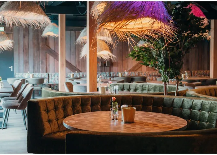 Veluwelodge Xl With Hot Tub 6 Persons Voorthuizen